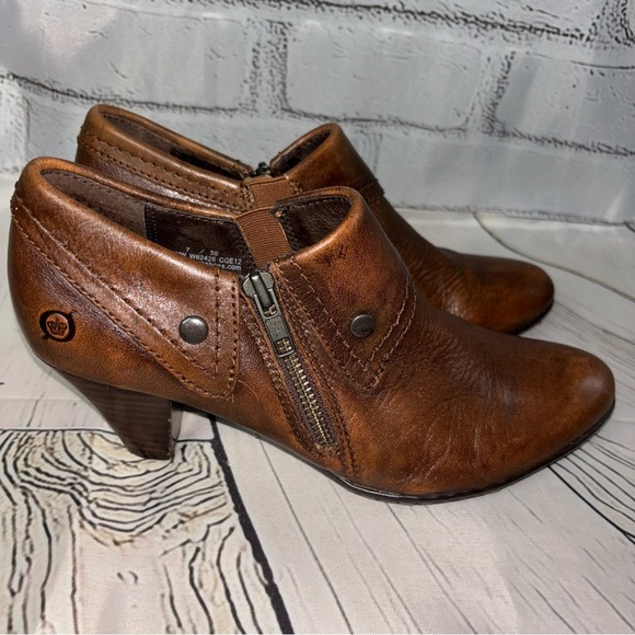 BORN BOC Women’s Tanya Marrone Brown Leather Zip Ankle Booties W62426 Size 7 - Picture 1 of 10